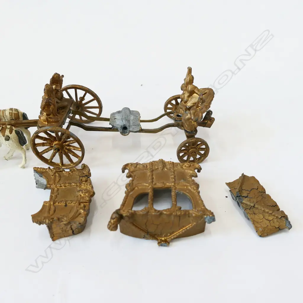 CRESCENT TOYS (MADE IN ENGLAND) ROYAL CORONATION COACH & HORSES. L.300MM, AF Image 1++